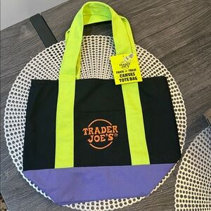 Trader Joe’s Trick or Treat Canvas Tote Bag-NWT